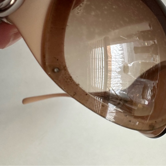 CHANEL Camellia sunglasses and case - Picture 14 of 16